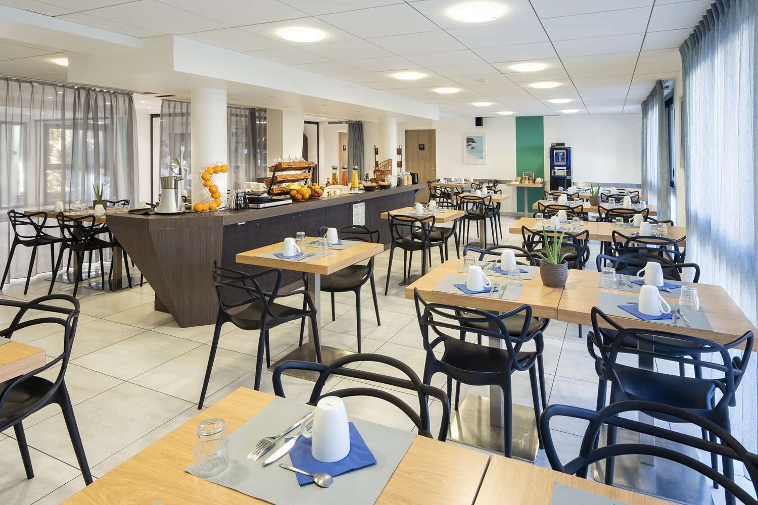 restaurant cafeteria