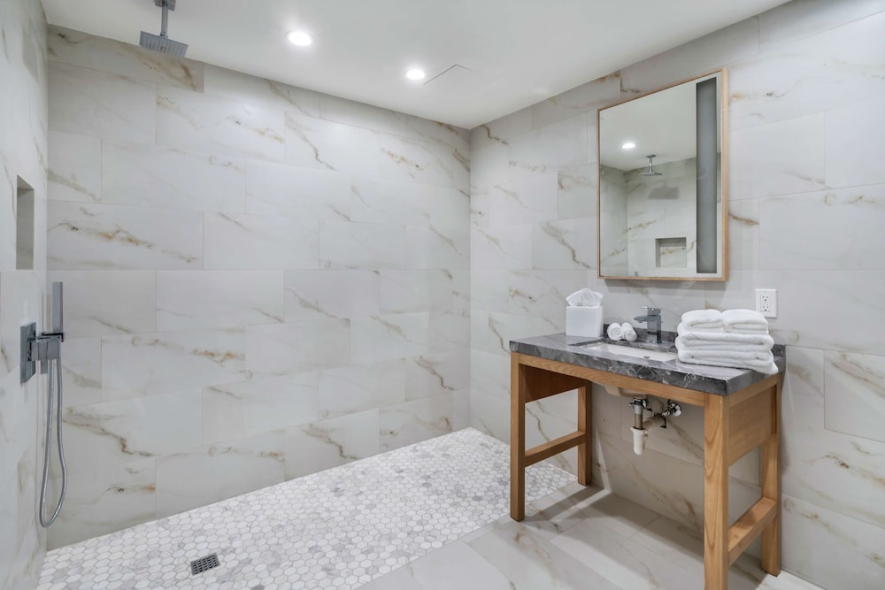 Koi Resort Saint Kitts Curio Collection By Hilton 21/73