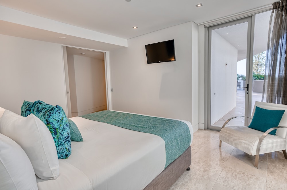 3 BEDROOMS, SUITE, OCEAN VIEW