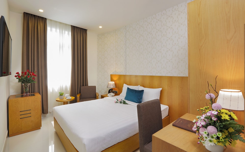 Golda Hotel 17/38