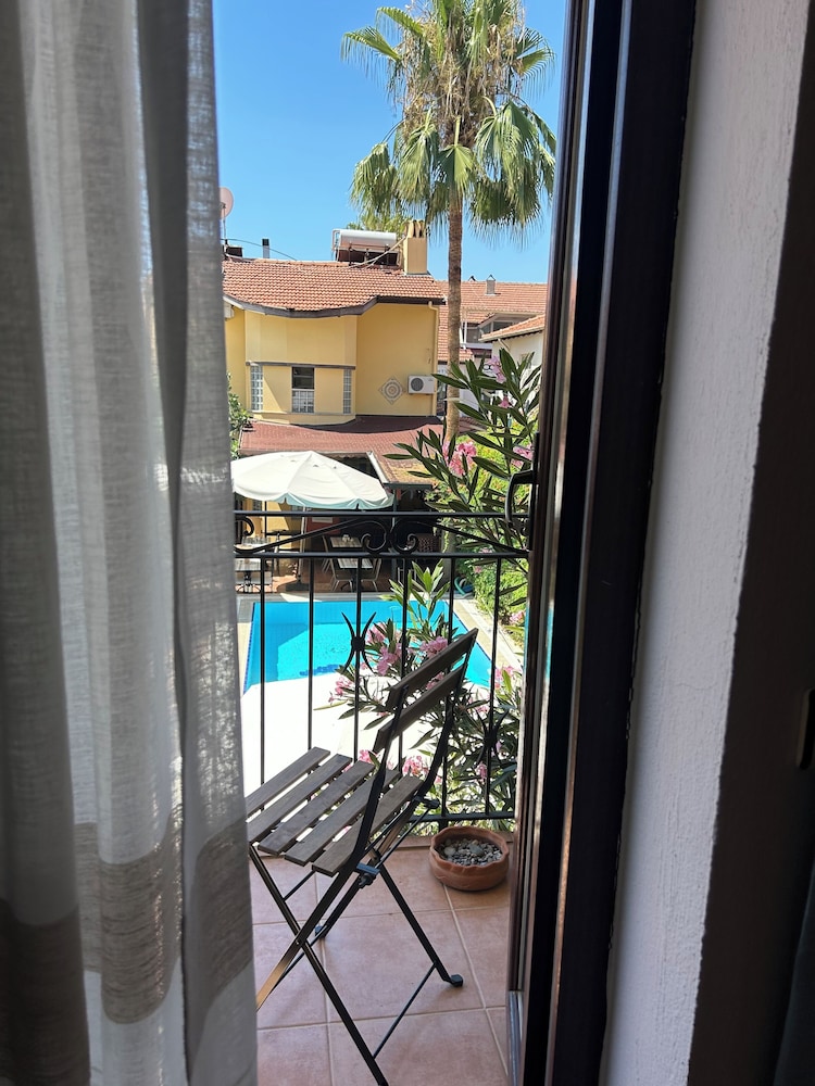Villa Danlin Hotel 42/44