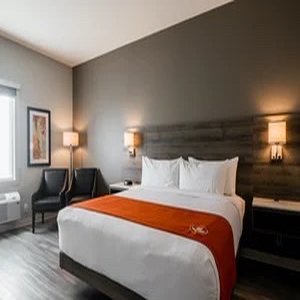 Amsterdam Inn & Suites, an Ascend Collection Hotel 9/52