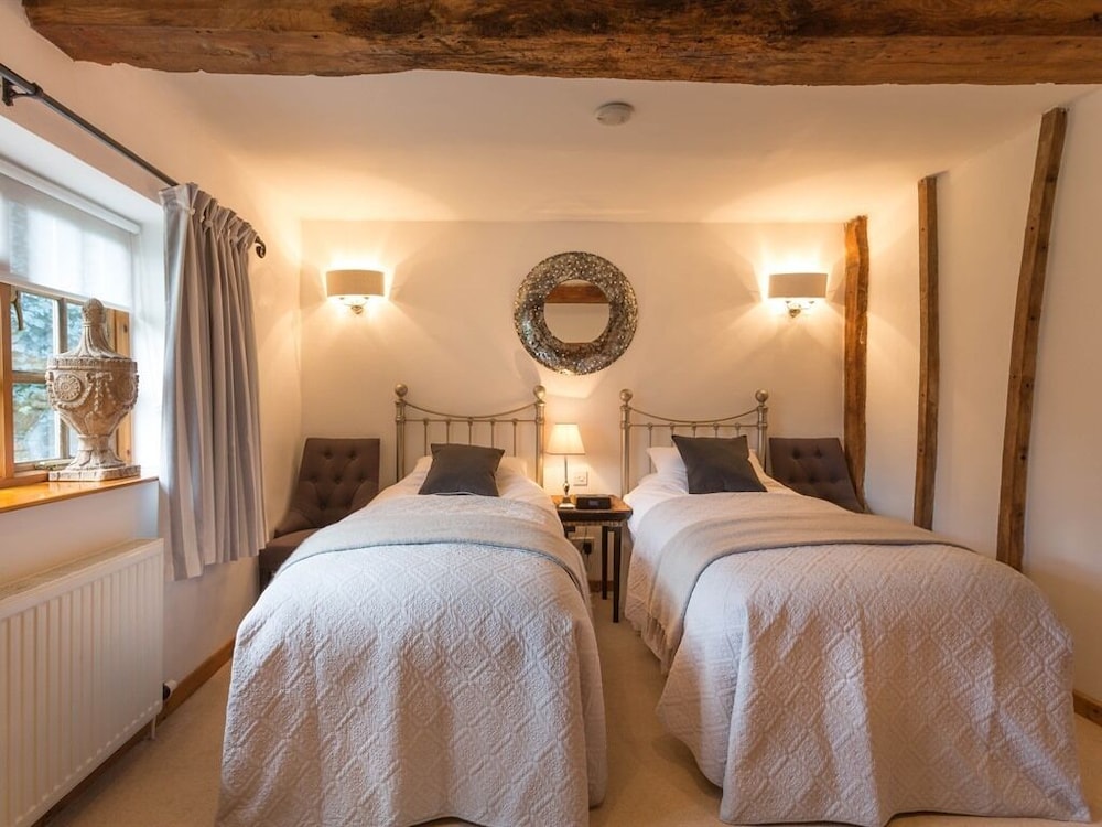 Blounts Court Farm - B&B 4/35