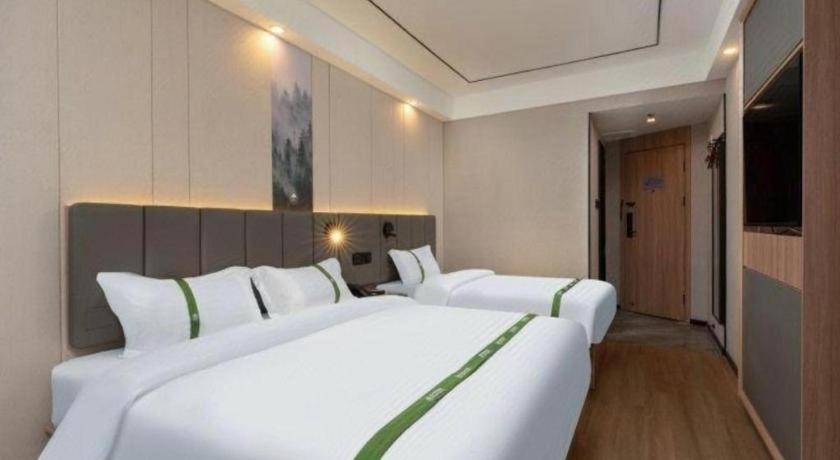 GreenTree Inn Jinan Quancheng Hotel 24/43