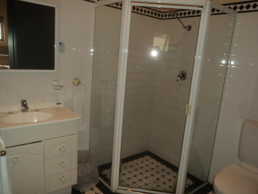 Hahndorf Motel 33/37