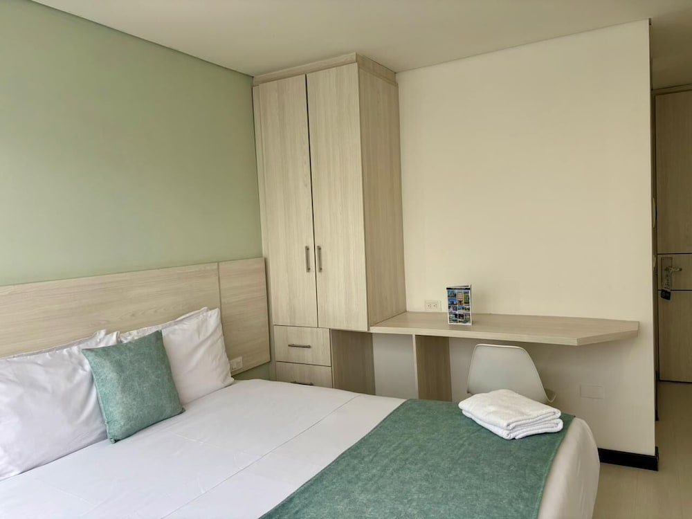 STANDARD, DOUBLE BED