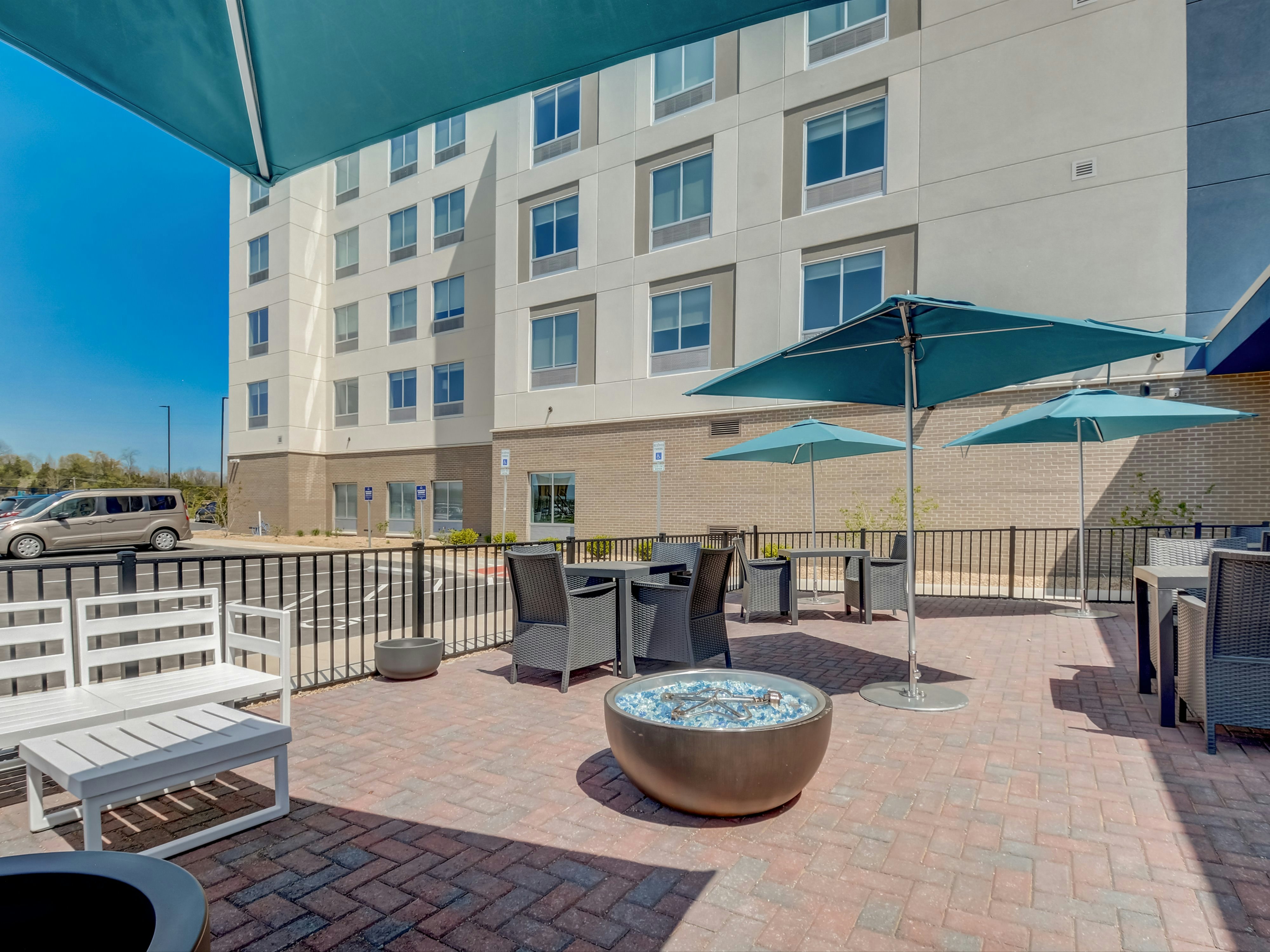 Hampton Inn and Suites Williamstown Ark Encounter 35/38