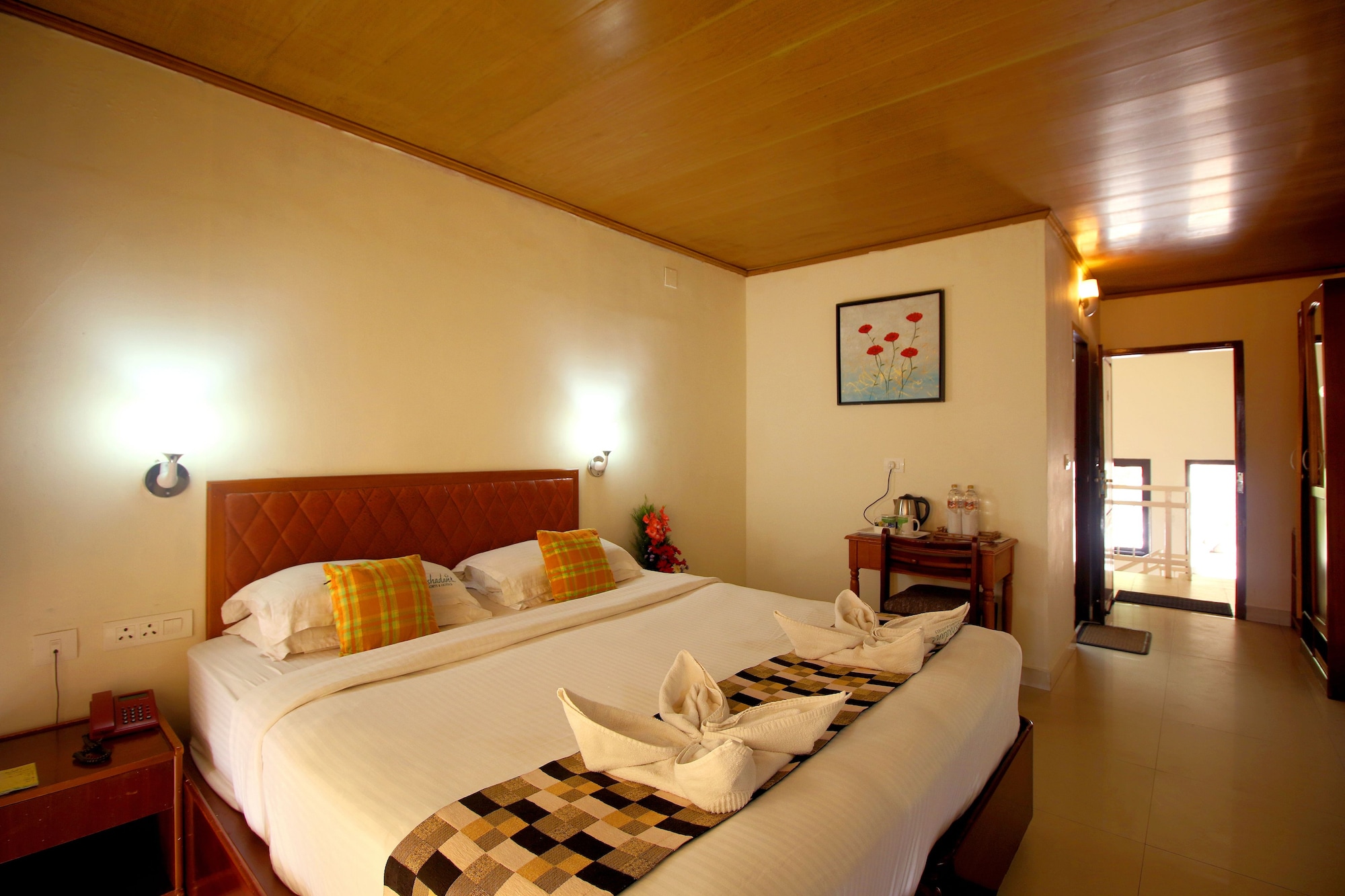 غرفة بسرير كينج بإطلالة على الجبل، Deshadan Mountain Resort 2/5