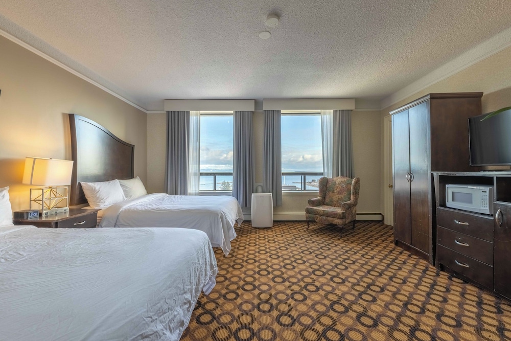 Room, Single, 2 Queen Beds, Lake View