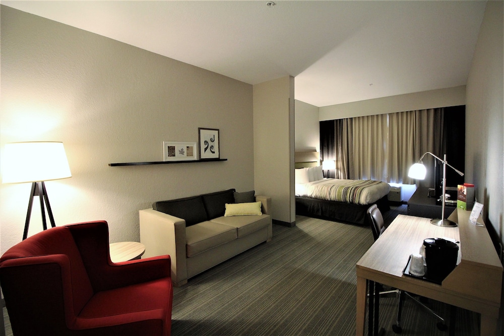 Comfort Inn & Suites Slidell - New Orleans Area 10/18