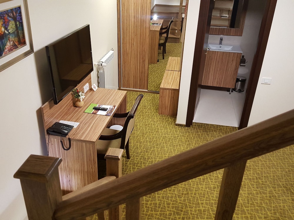 Tecadra Hotel 35/41