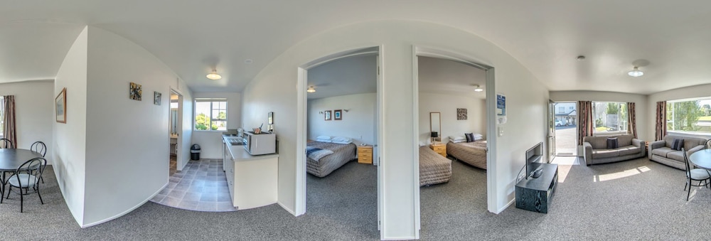 Fitzherbert Court Motel 26/32