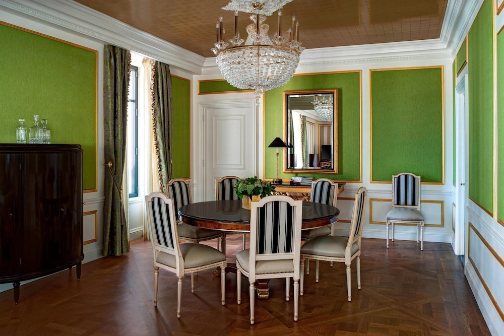 The St. Regis New York 52/59