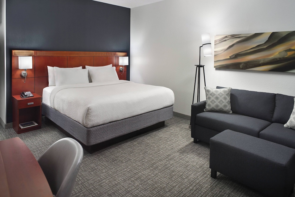 ROOM, KING BED, ACCESSIBLE