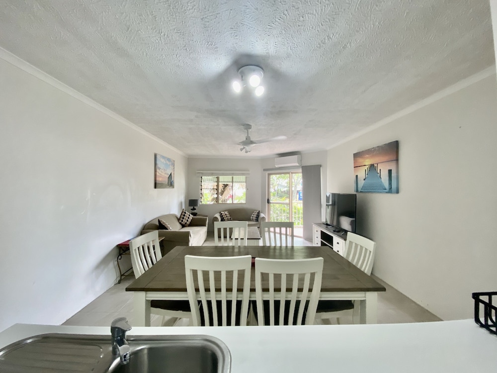 CAIRNS BEACH RESORT 27/49
