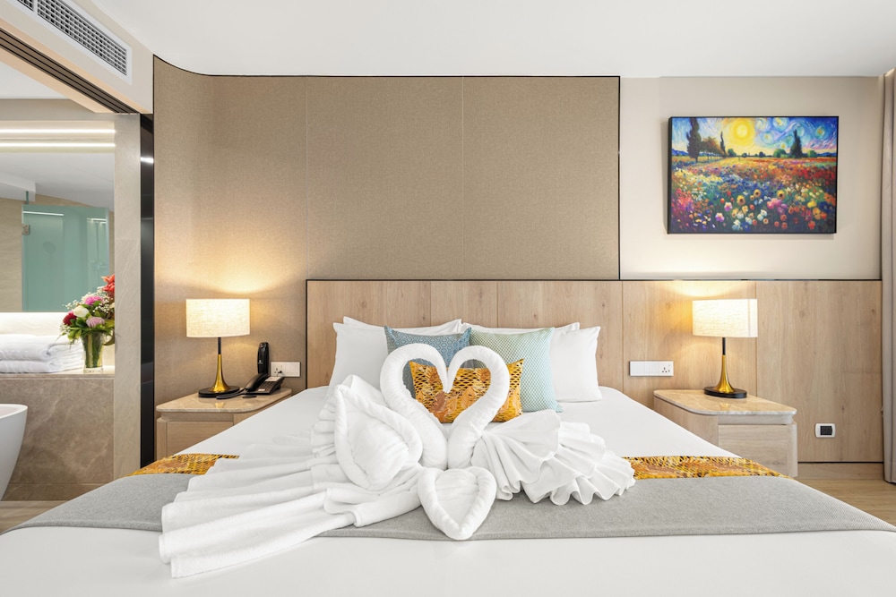 1 BEDROOM, JUNIOR SUITE