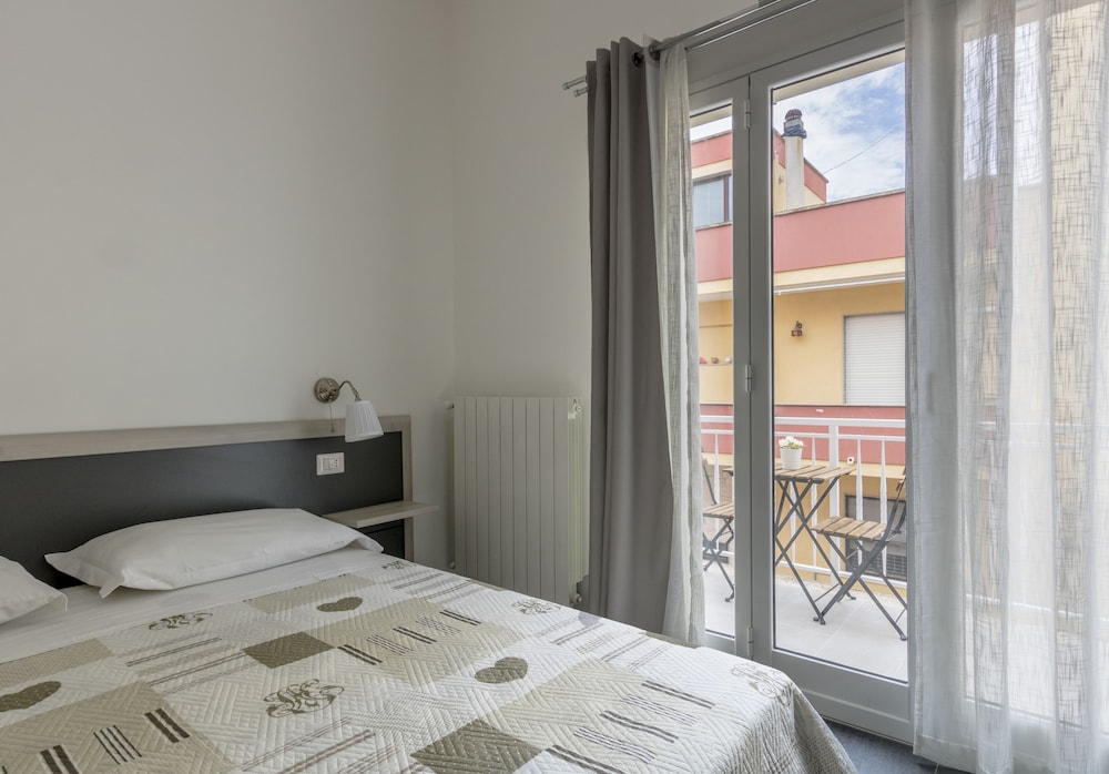 1 BEDROOM, SUPERIOR, TRIPLE