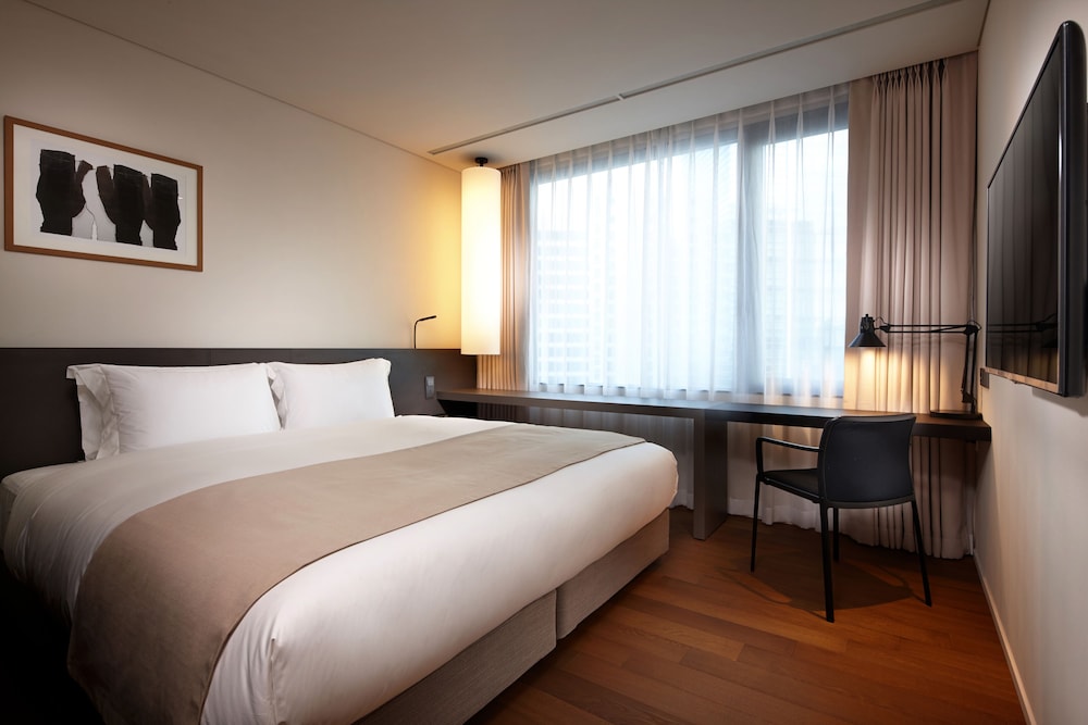 HOLLYWOOD, DOUBLE BED