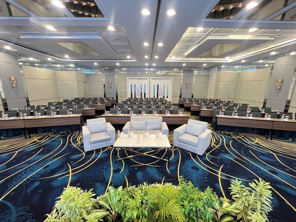 Leedon Hotel & Suites Surabaya 26/36