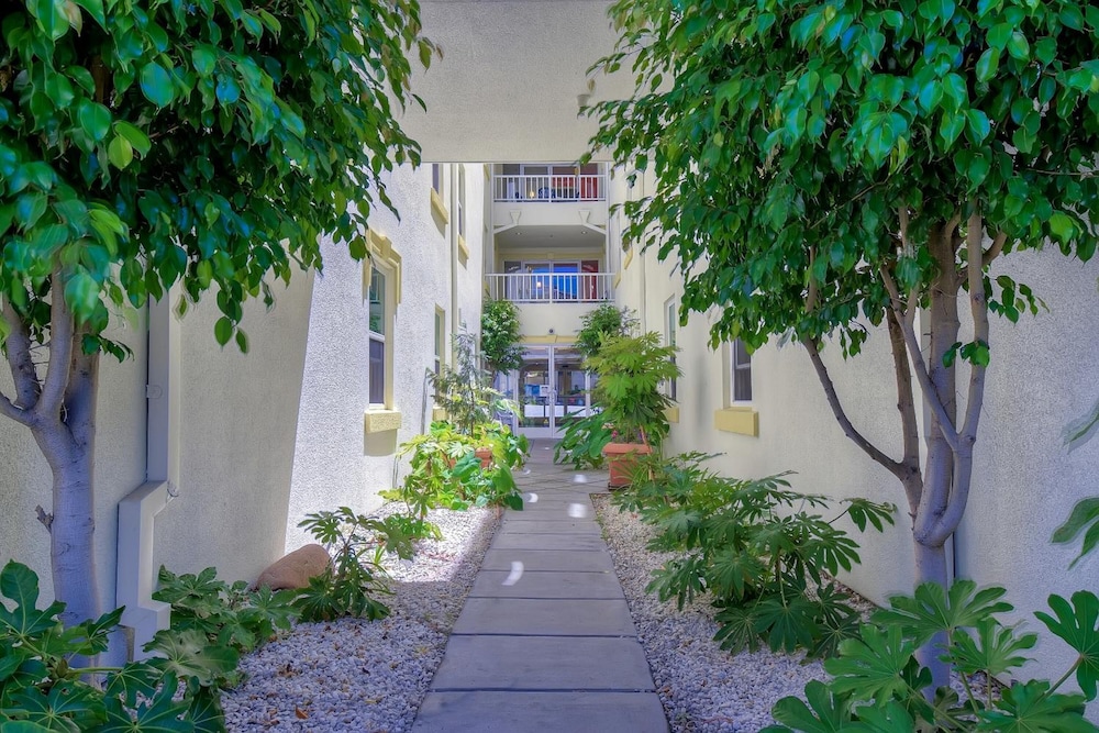 Motel6 San Diego, CA - Downtown 41/50