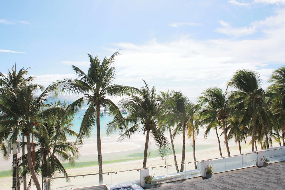 The Muse Beach Front Hotel Boracay 46/50