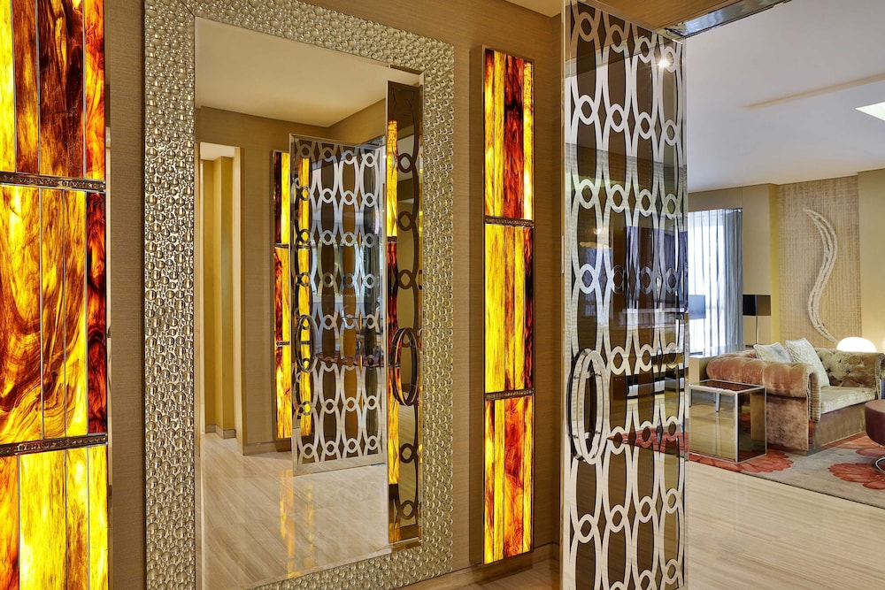 The Westin Hotel Bahrain City Centre 1/53