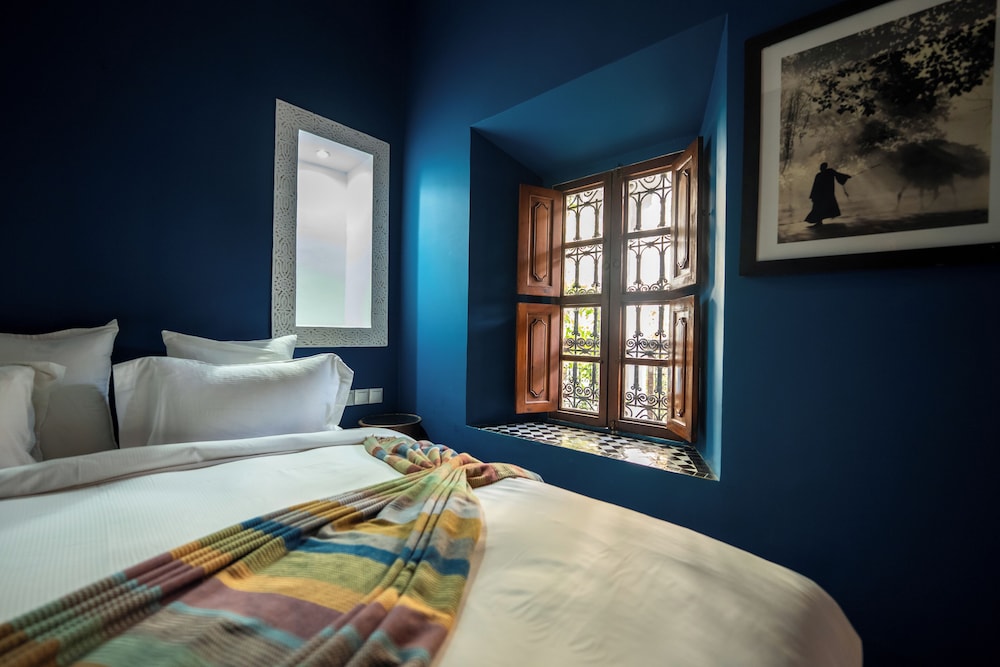 Riad Les Yeux Bleus 19/75