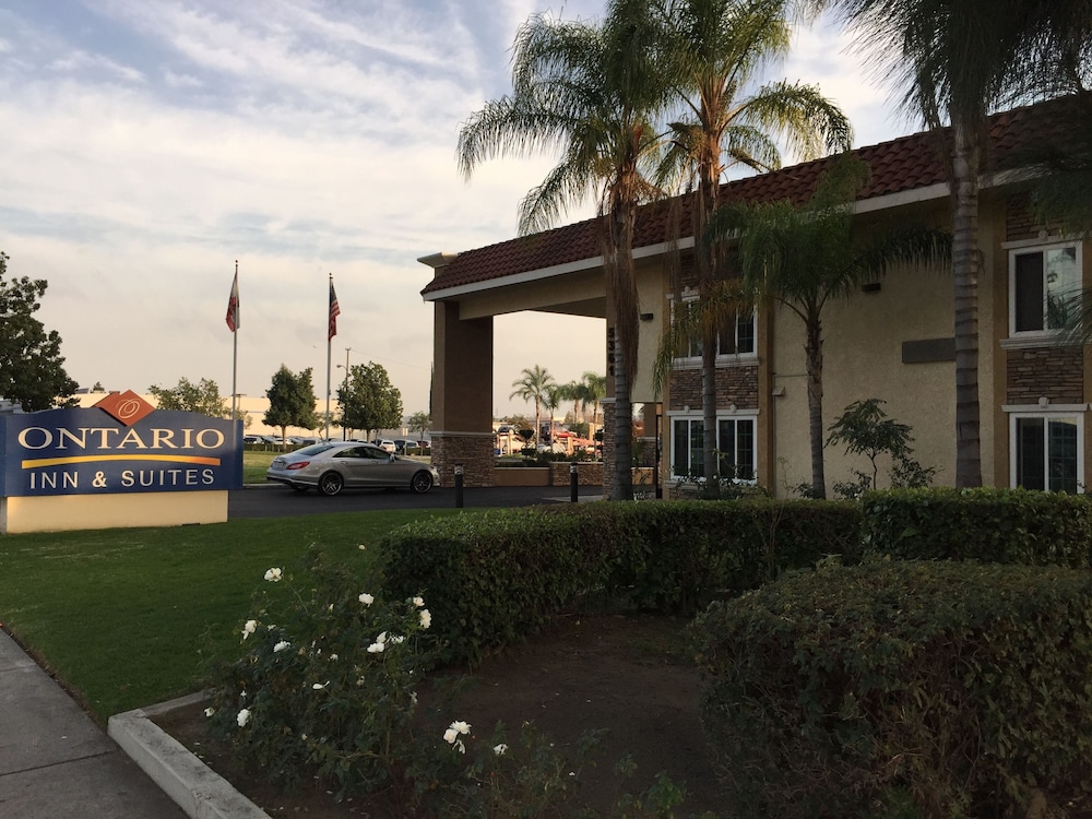 Ontario Inn & Suites 41/50