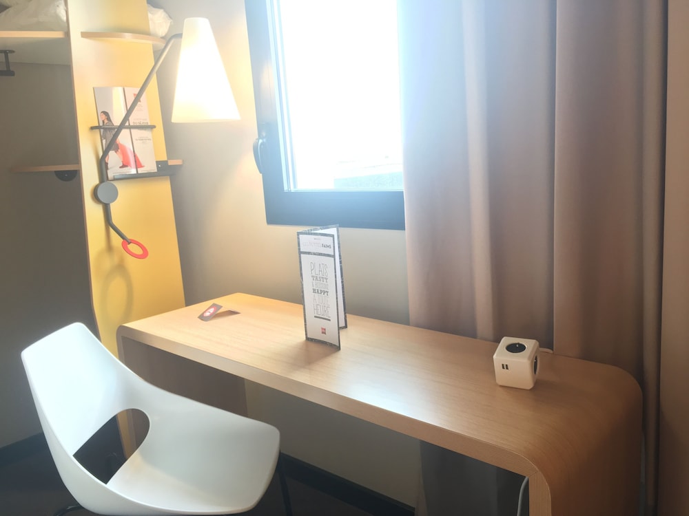 Ibis Niort Est Mendes France 18/47
