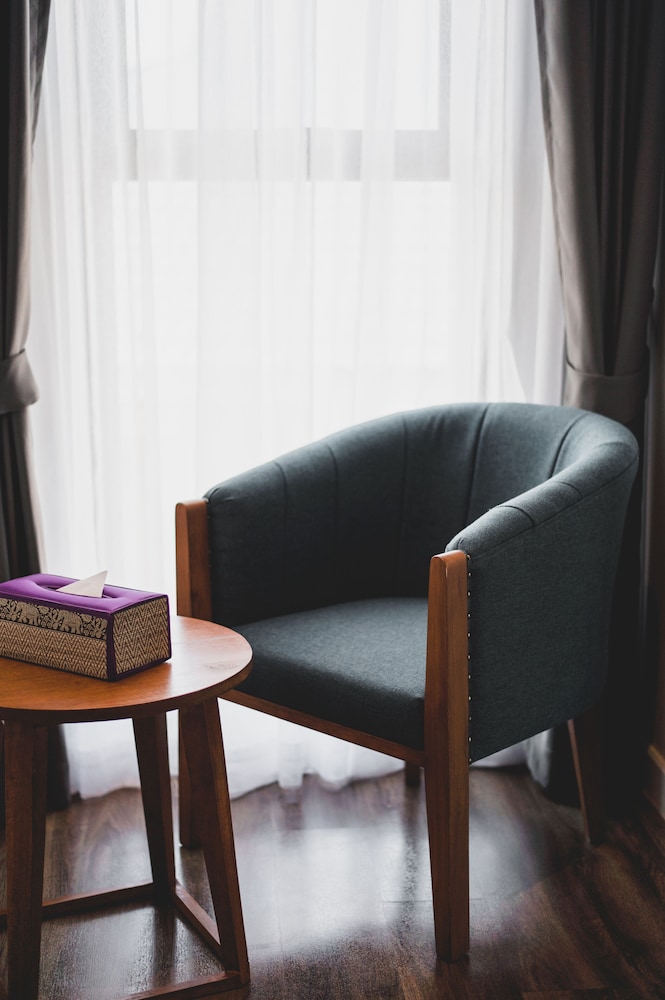 The Wing Boutique Hotel 33/39