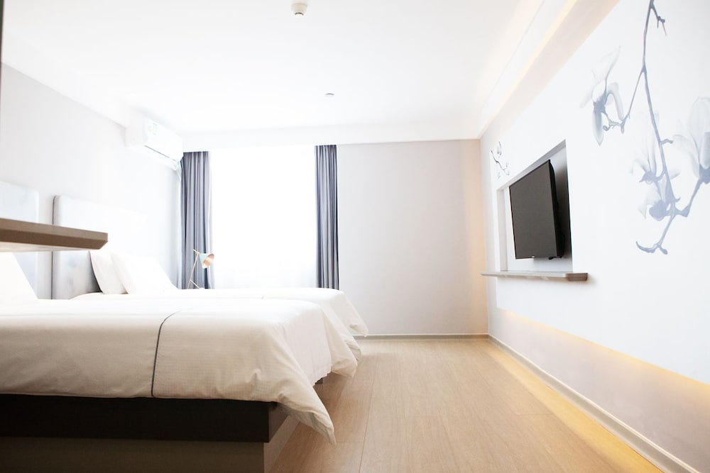 Magnotel Hotel (Binhai Yulong Road Commercial Street) 5/9