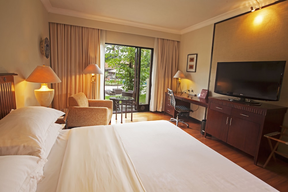 SHL Hotel and Resort 35/77