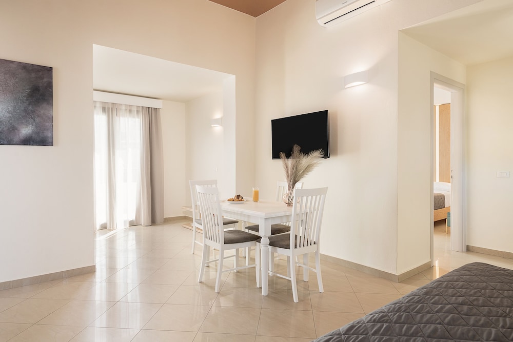 Elia Platanias 26/44