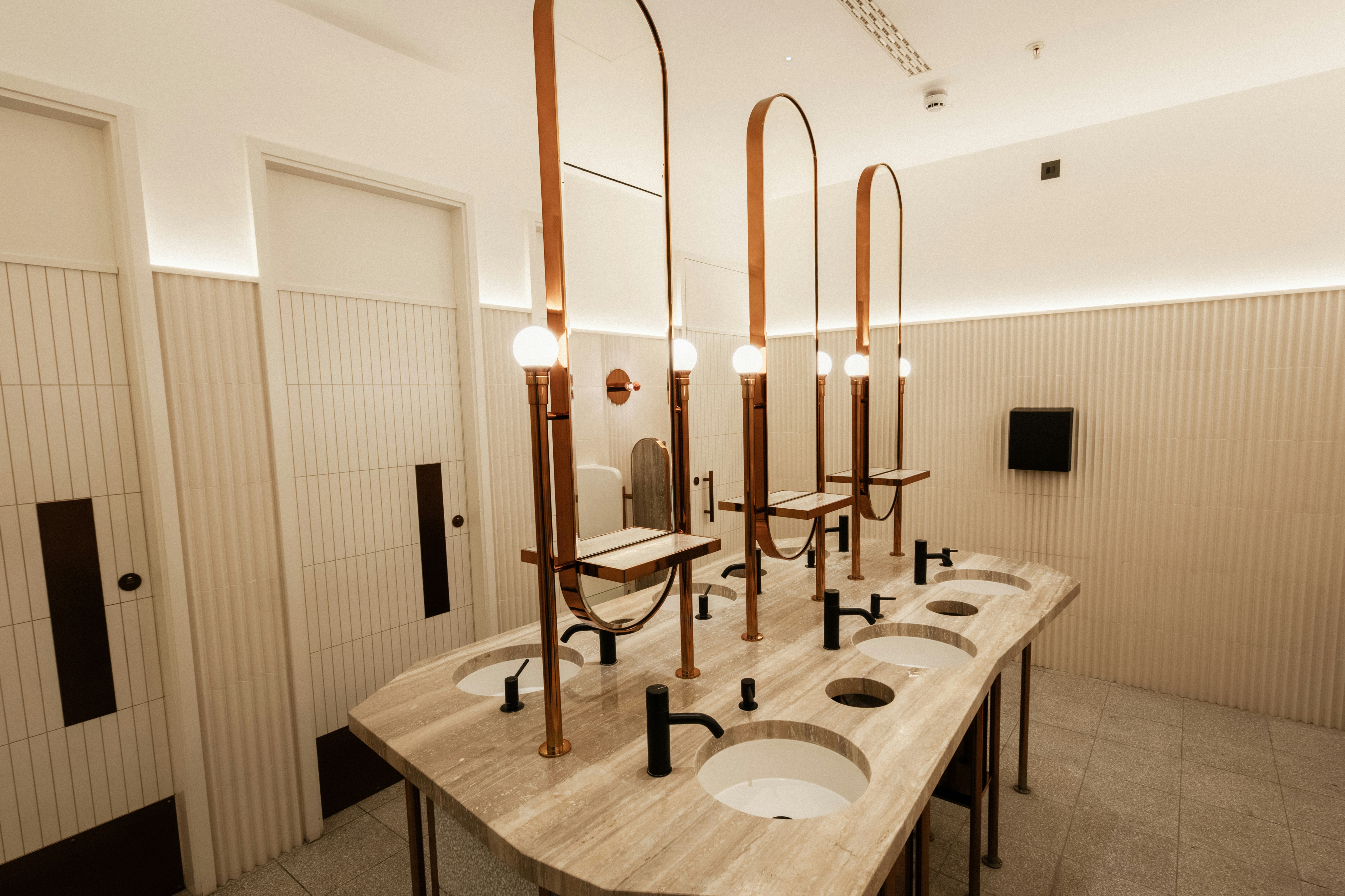 Hart Shoreditch Hotel London Curio Collection by Hilton 48/54