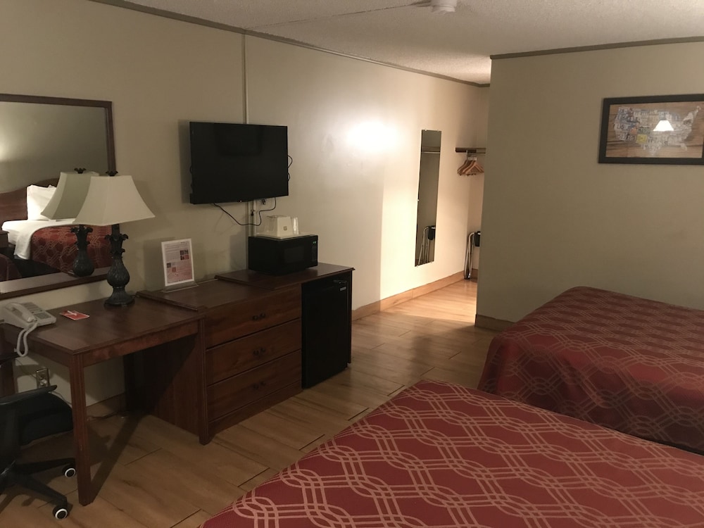 Econo Lodge Salina 23/38