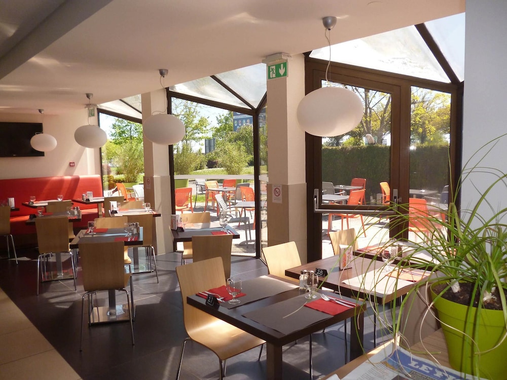 Hotel Ibis Saintes 53/73