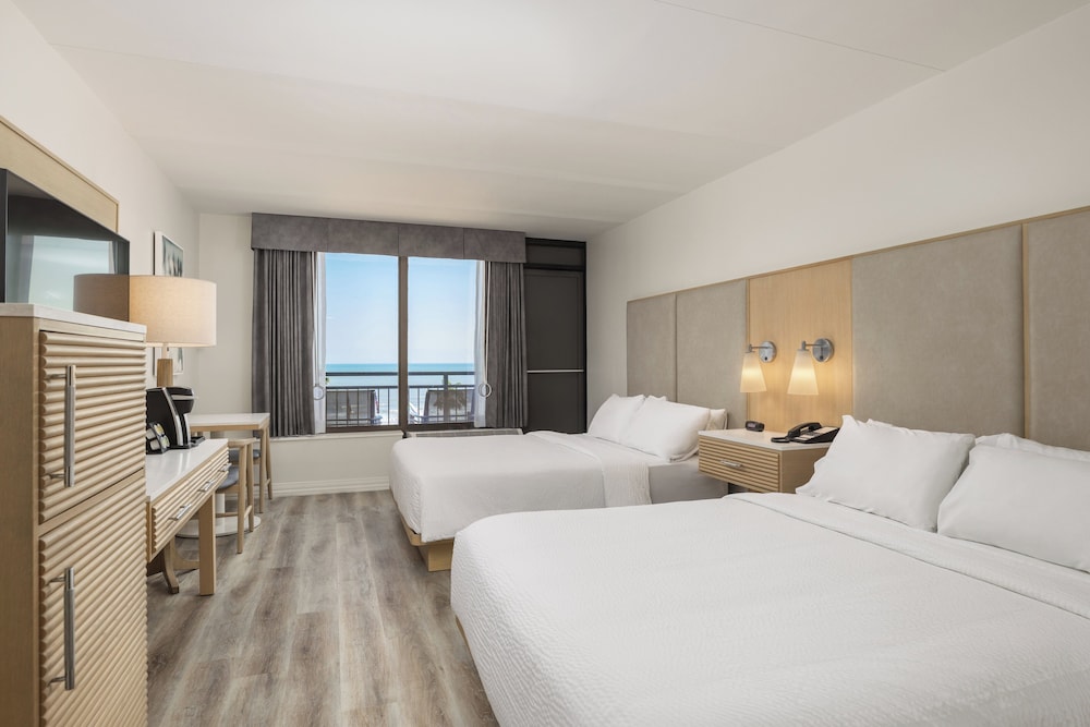 Standard, 2 Queen Beds, Ocean View, Balcony, Middle Floor