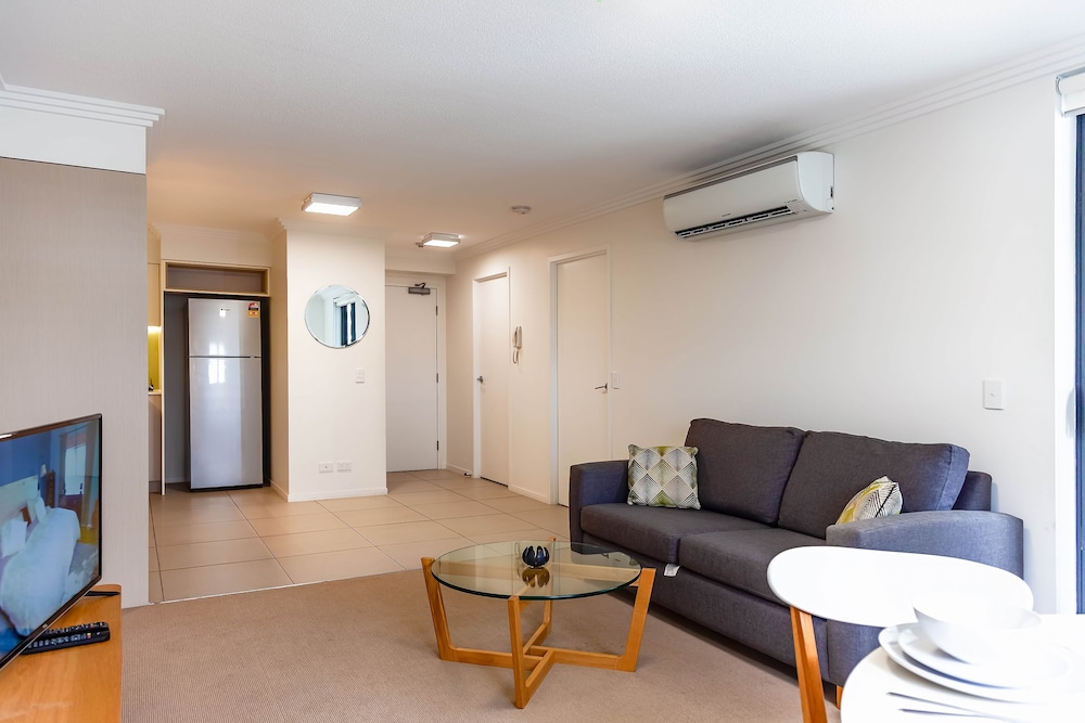 Morgan Suites 43/64