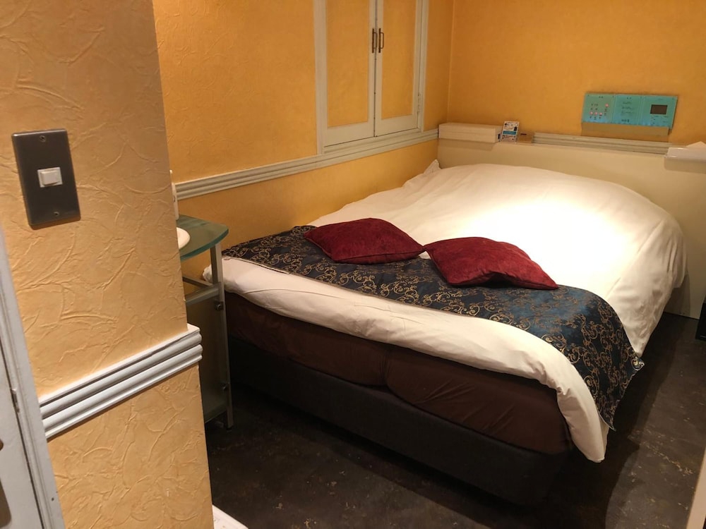 Hotel U Tokyo 12/45