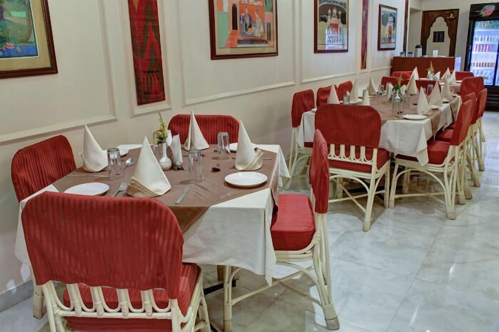HOTEL PRADEEP 40/55