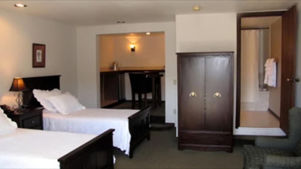 Wharf Master's Inn 11/50