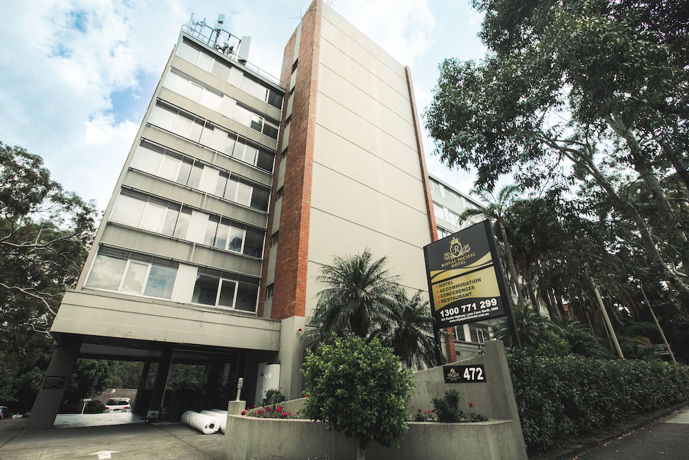 Royal Pacific Hotel 59/61