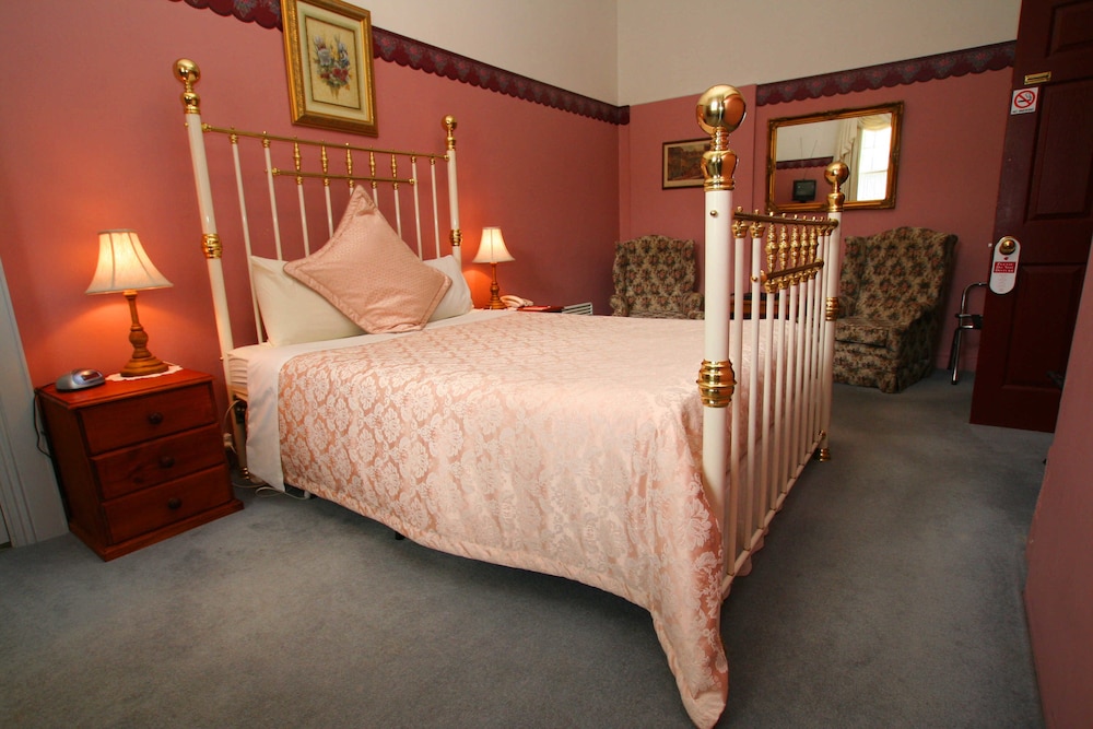 The Lodge On Elizabeth 14/50