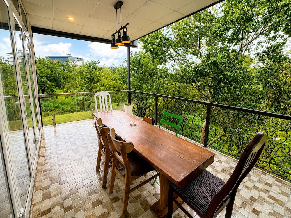 Terrasse Des Roses 53/69
