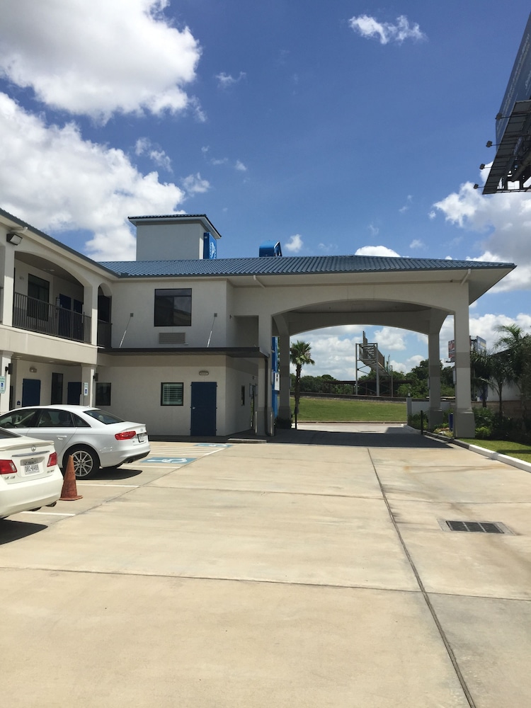 Palace Inn Gulfgate 35/40