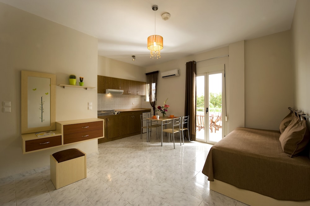 Axos Hotel 48/70