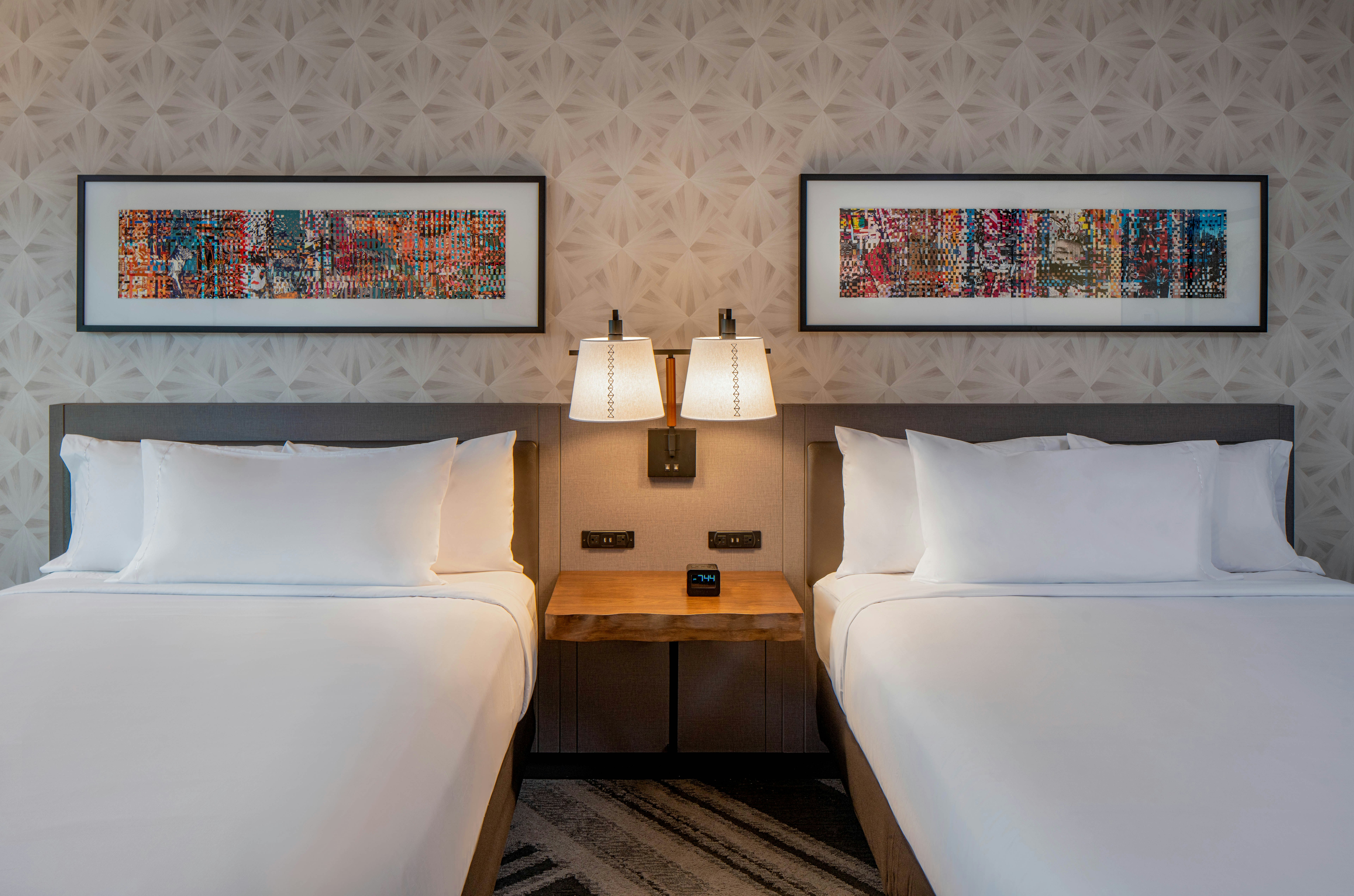DELUXE, 2 QUEEN BEDS, ACCESSIBLE