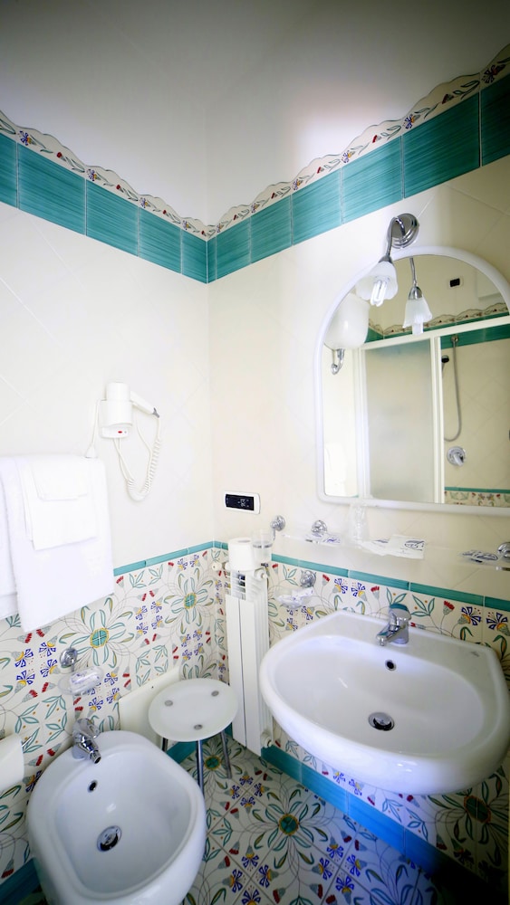 Hotel Villa Giuseppina 48/50
