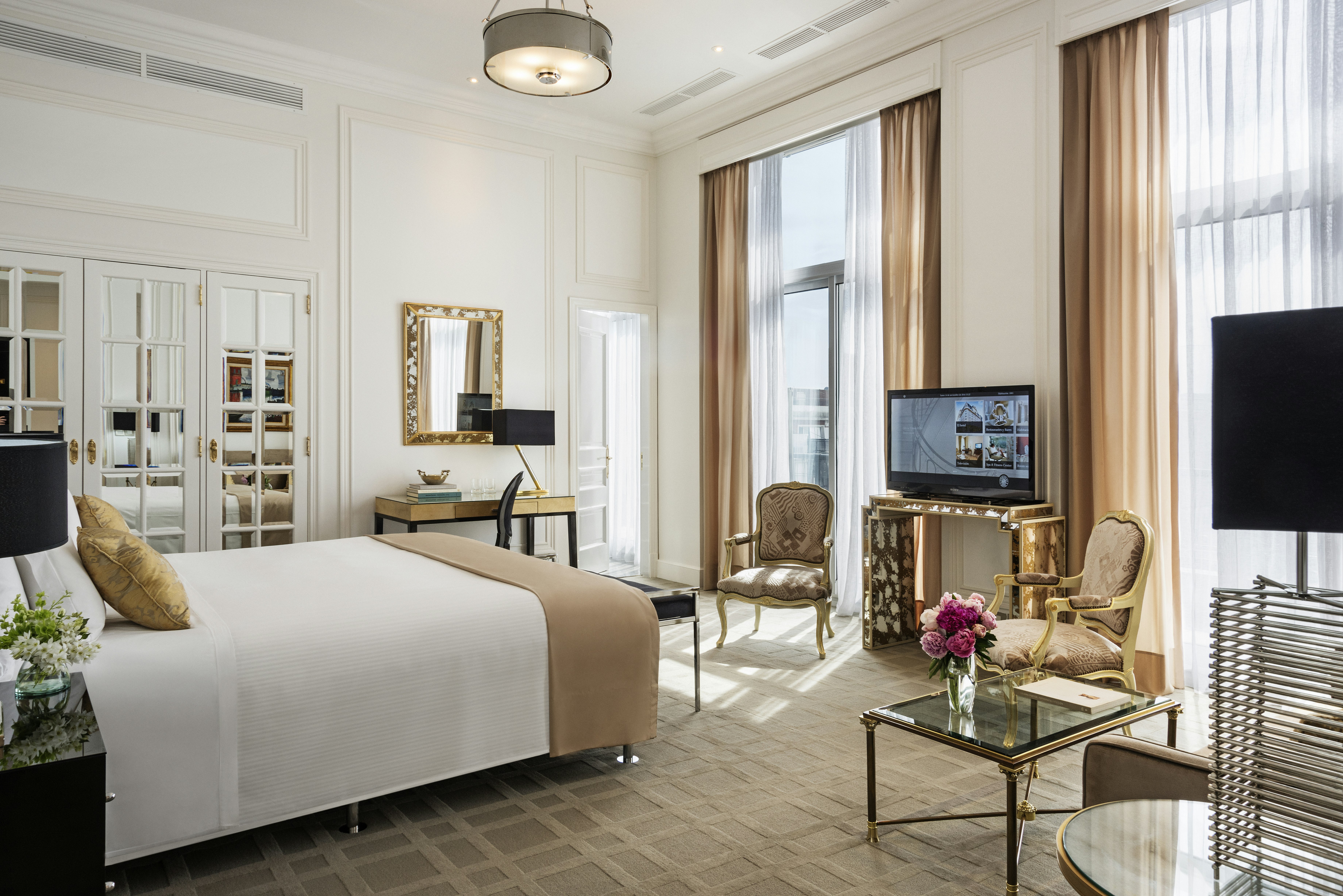 Mira, Junior Suite
