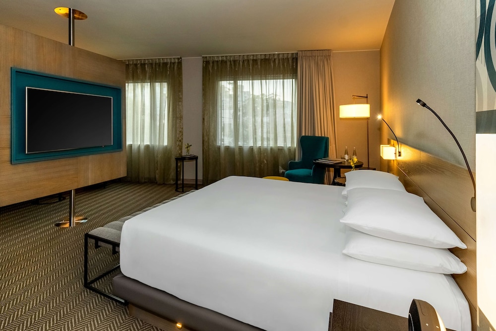 Hyatt Centric San Isidro Lima 24/75